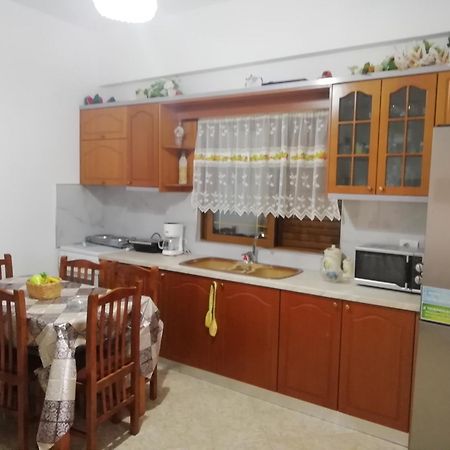 Jonny Guesthouse Ksamil Exterior foto
