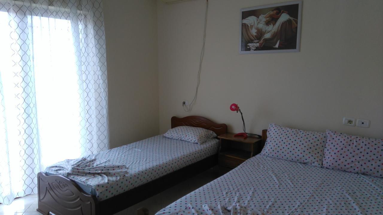 Jonny Guesthouse Ksamil Exterior foto