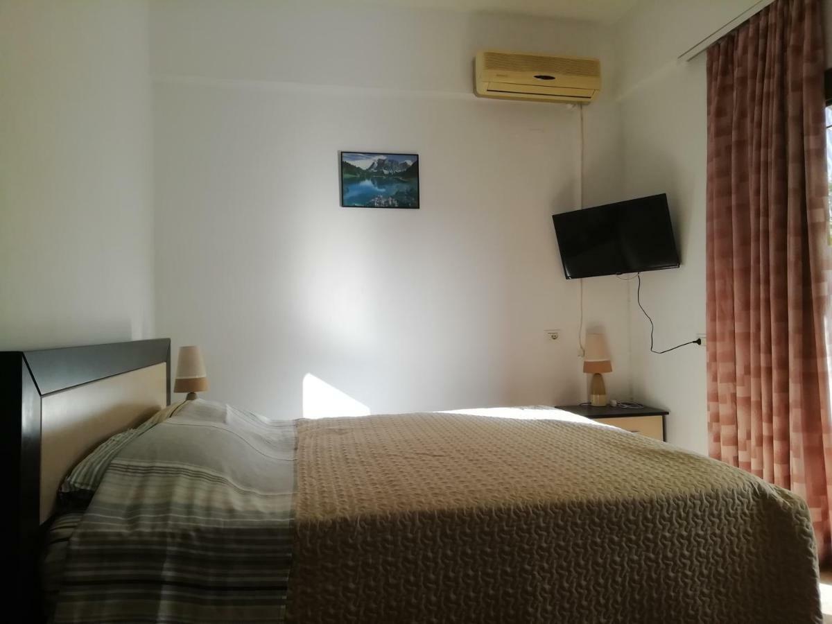 Jonny Guesthouse Ksamil Exterior foto