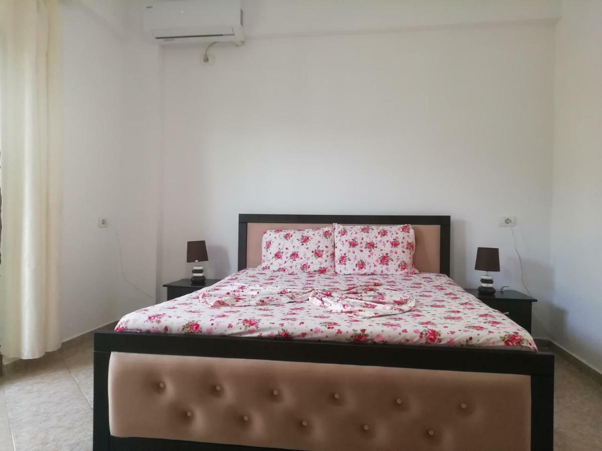 Jonny Guesthouse Ksamil Exterior foto