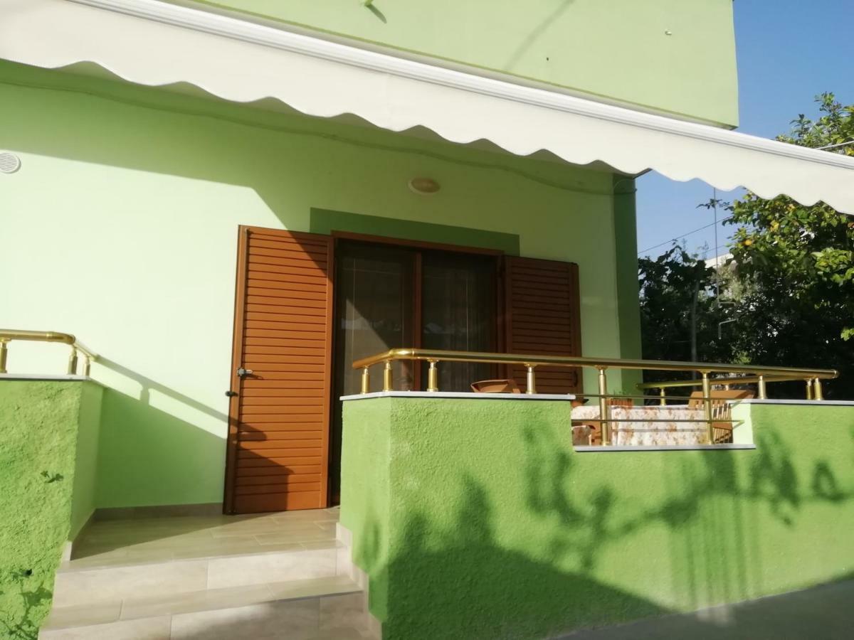 Jonny Guesthouse Ksamil Exterior foto