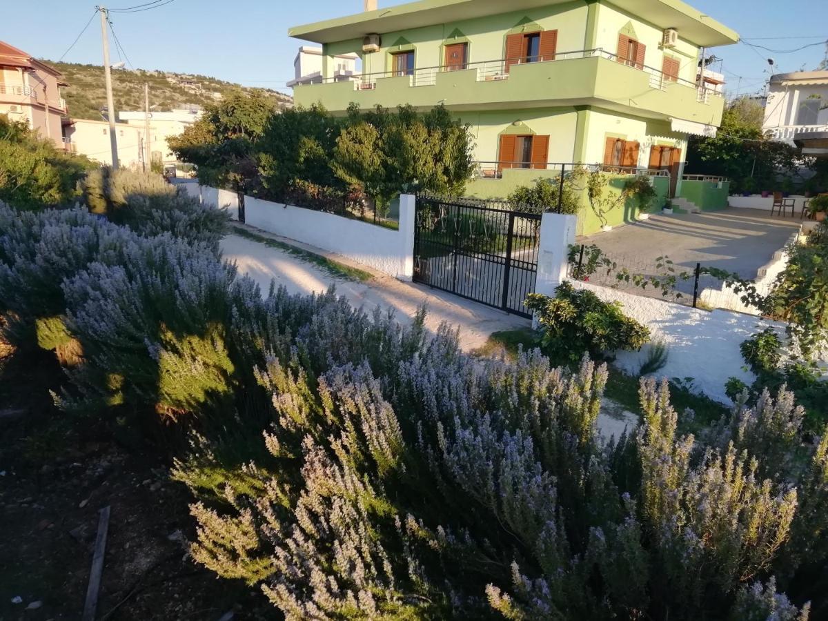 Jonny Guesthouse Ksamil Exterior foto