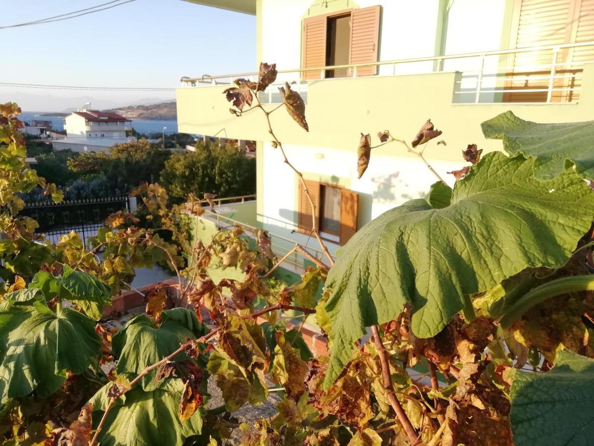 Jonny Guesthouse Ksamil Exterior foto